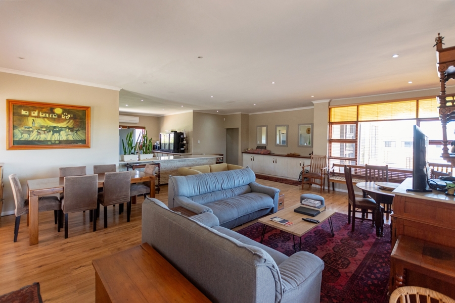 6 Bedroom Property for Sale in Middedorp Western Cape